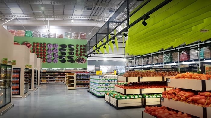 Makro Store Opening Inside 2.jpg